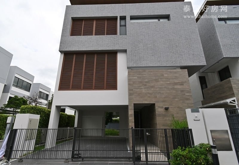 【推荐】ParcPriva独栋别墅出售 4卧380平米 售价57,500,000泰铢