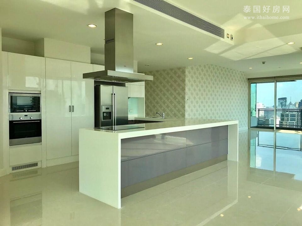 【推荐】Q Langsuan公寓亏本出售 4卧257平米 售9,500万泰铢