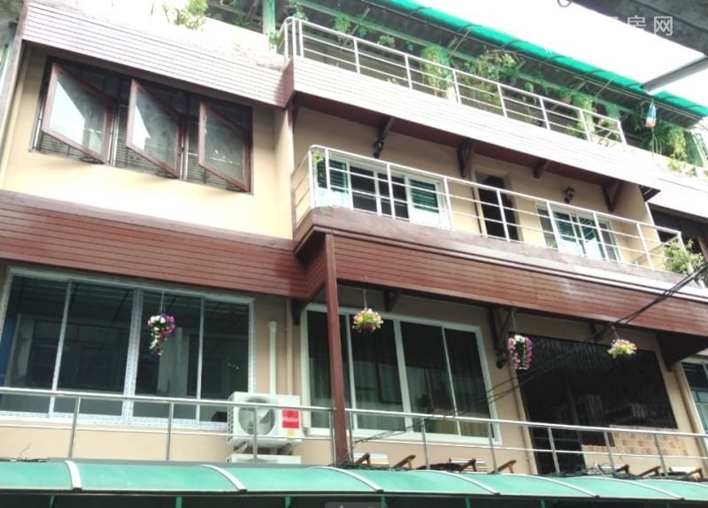【推荐】曼谷Charoen Nakhon区酒店出售 16间客房 售1,600万泰铢