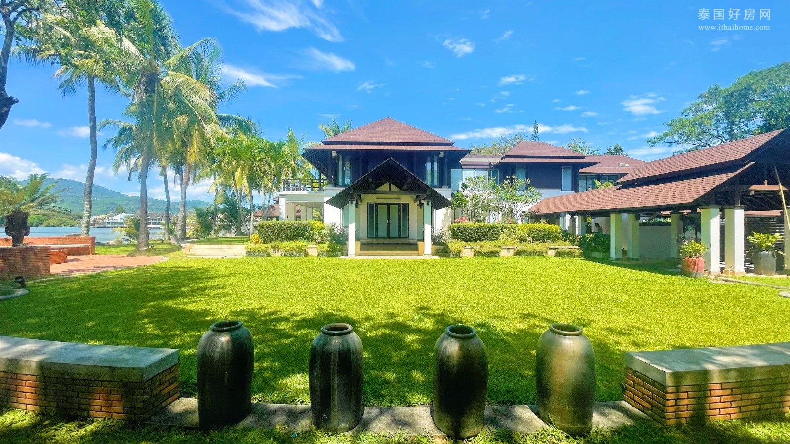 【推荐】泰国普吉岛查隆区4.5亩一线湖景泰式别墅出售 4卧3,000平米 售价5,500万泰铢 