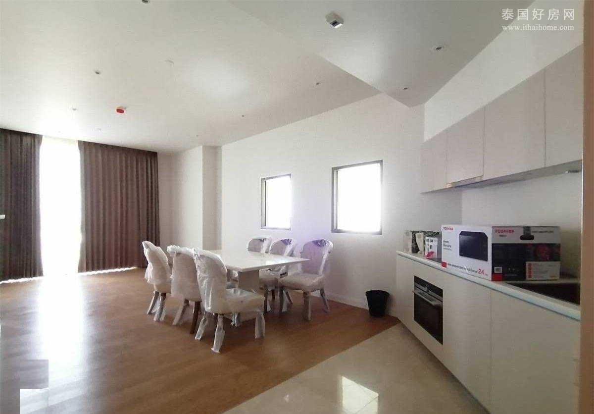 Magnolias Waterfront Residences 公寓出售 2卧78平米 2400万泰铢
