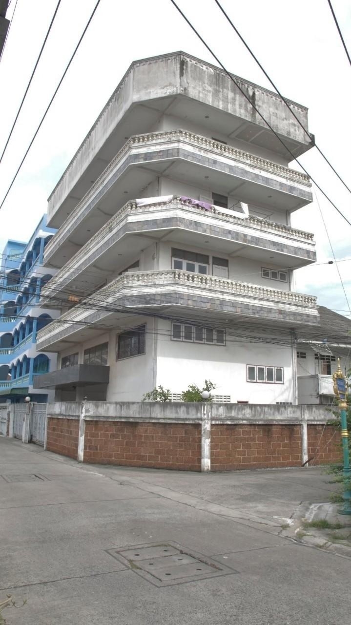 Phapradaeng House 独栋别墅出售 7卧220平米 950万泰铢