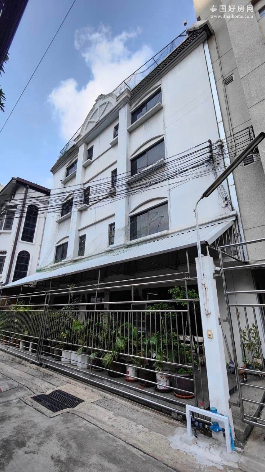 Home Office Klongtoei 商铺出租 4层楼400平米 50,000泰铢/月