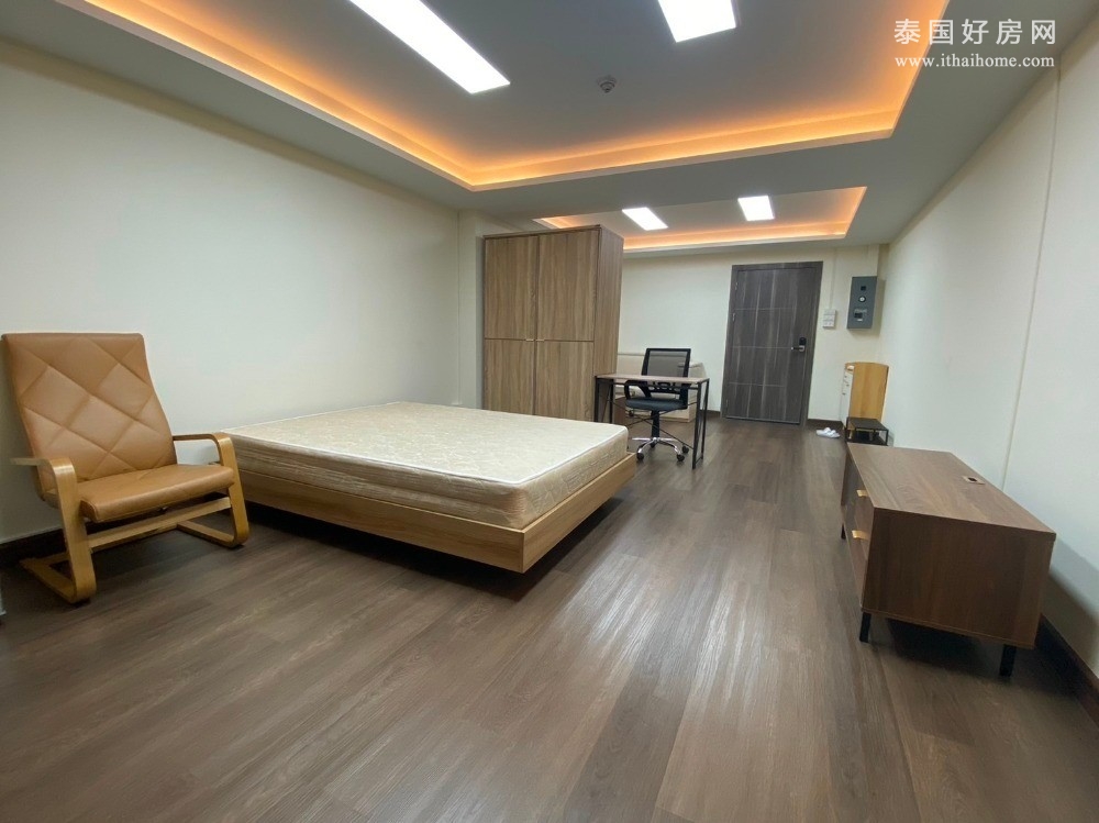 ITF Silom Palace 公寓出租 单间40平米 15,000泰铢/月