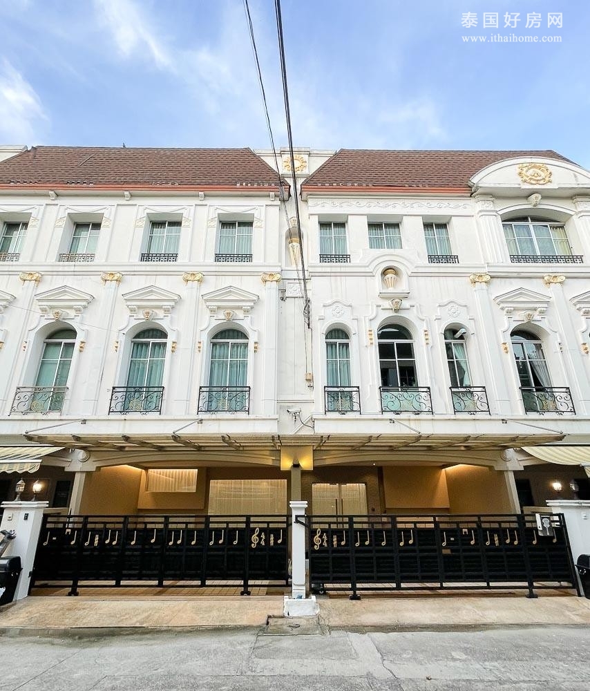 Baan Klang Krung Grand Vienna Rama 3 联排别墅出租 5卧425平米 135,000泰铢/月