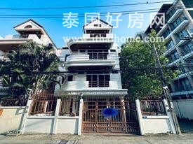 Sukhumvit 31 独栋别墅出租 4卧 400平米 110,000泰铢/月