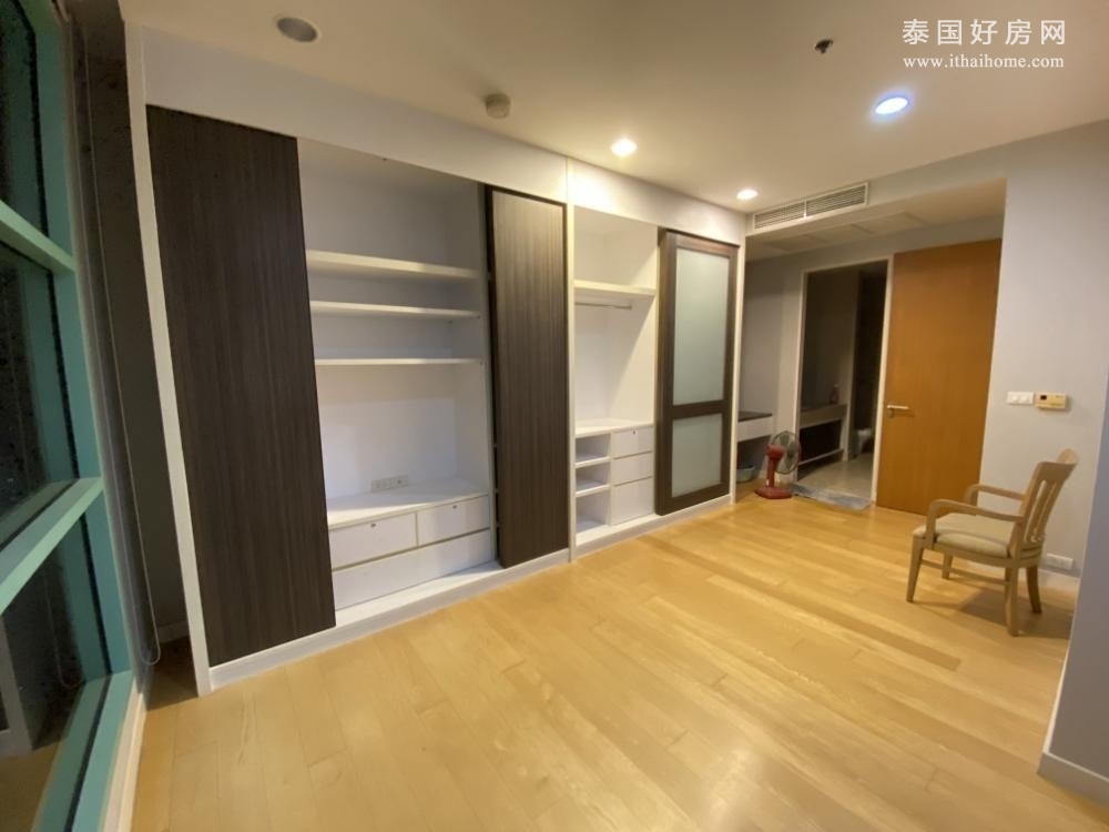 曼柯廉区 | Chatrium Riverside Residence 公寓出售 4卧 252平米 3500万泰铢