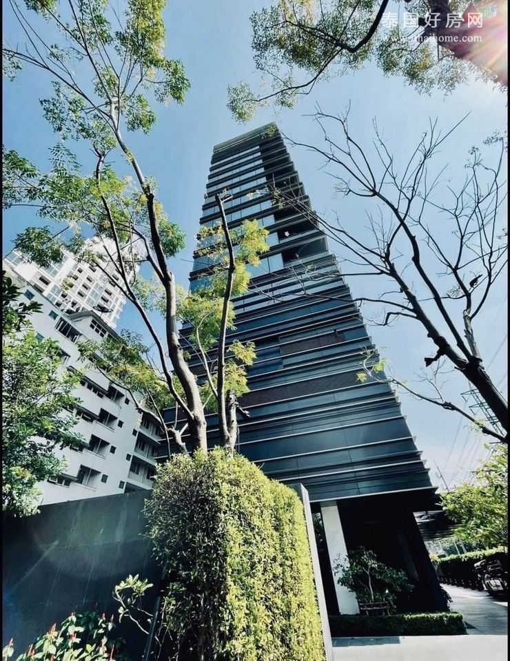 巴吞旺区 | Sindhorn Tonson 公寓出租 1卧 88平米 125,000泰铢/月