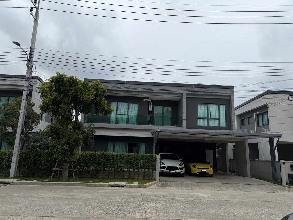 北榄府 | Centro Bangna 独栋别墅出租/售 4卧 289平米 出租180,000泰铢/月，出售2200万泰铢