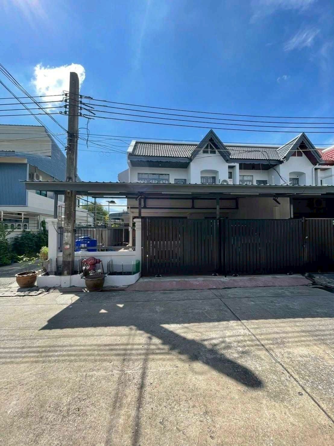 辉煌区 | Pracharat Bamphen 联排别墅出租 3卧 156平米 45,000泰铢/月