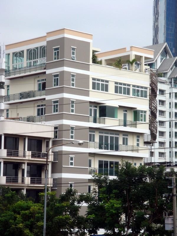 沙吞区 | 市中心Sathorn–Narathiwat路区域， 靠近 BTS 轻轨站 办公楼出租 200平米 110,000泰铢/月