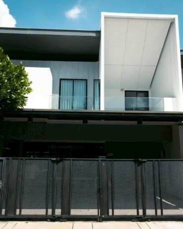 北榄府 | VIVE Bangna KM.7 联排别墅出租/售 3卧 225平米 120,000泰铢/月（可养宠物）