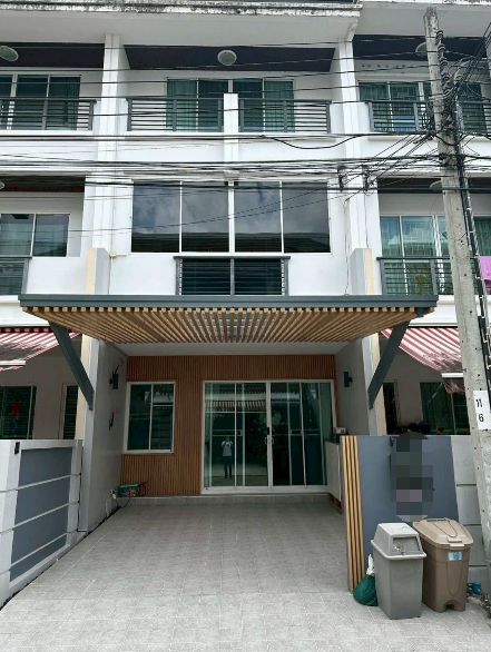 宗通区 | BAAN KLANG MUANG SATHORN – TAKSIN 2 联排别墅出租 4卧 167平米 35,000泰铢/月