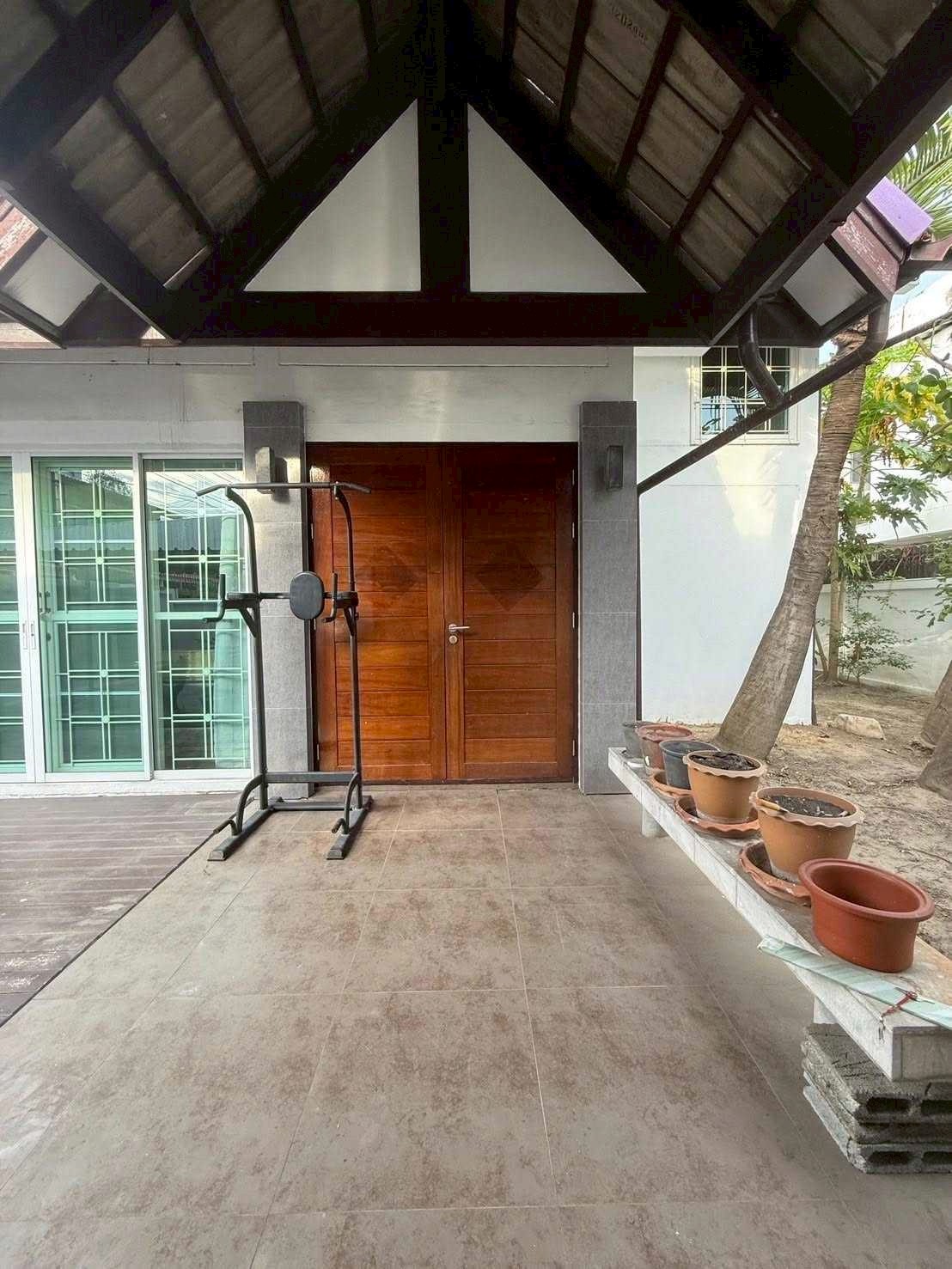 翁通郎区 | Lat Phrao — Chok Chai 4 独栋别墅出租 3卧 180平米 55,000泰铢/月