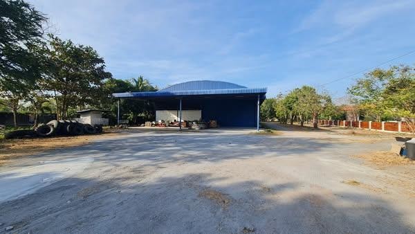 春武里府 | 春武里郊区，靠近春武里 Big C 仓库出租 800平米 48,000泰铢/月