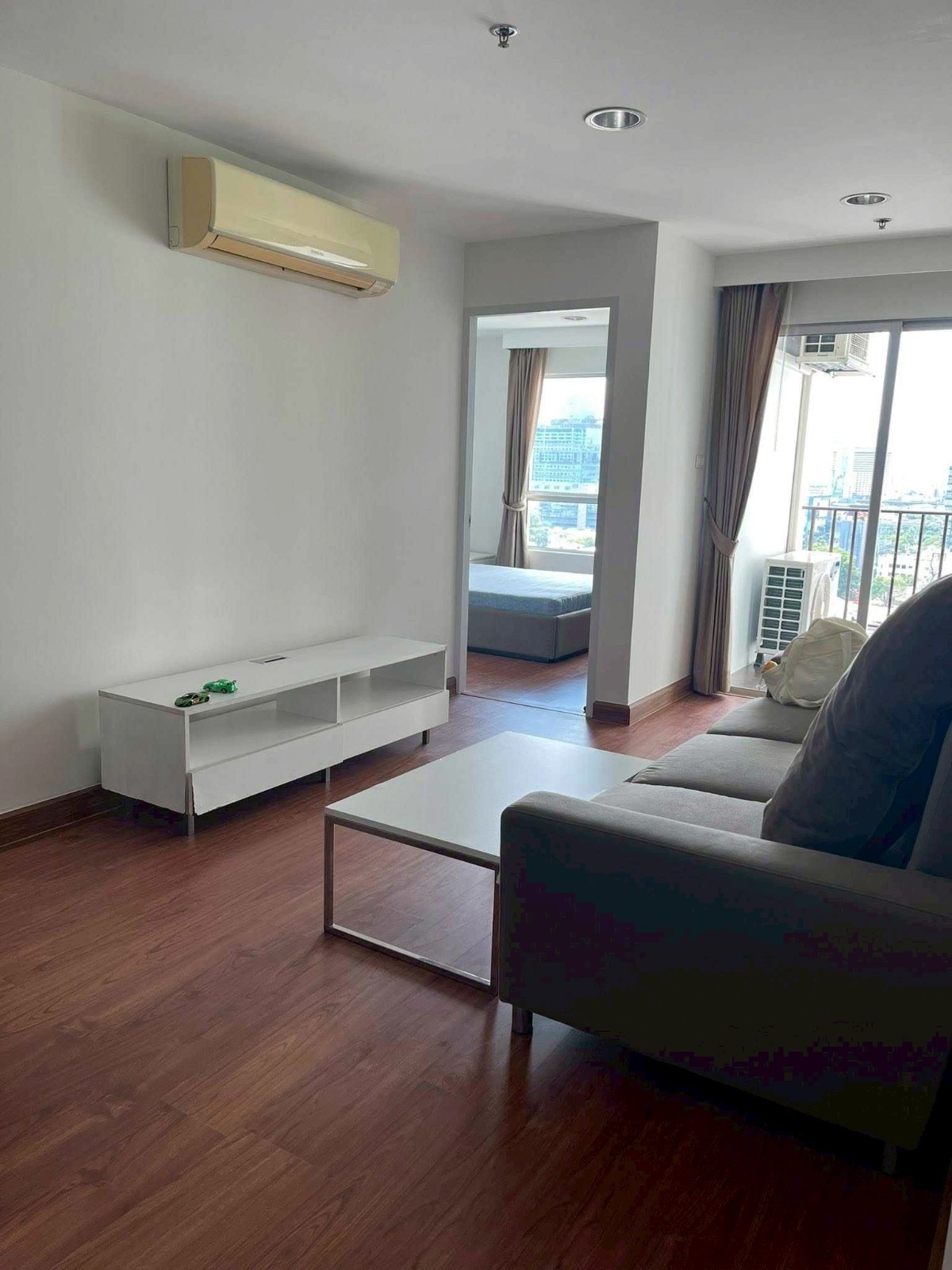 辉煌区 | Belle Grand Rama9 公寓出租/售 1卧 43平米 出租24,000泰铢/月，出售468万泰铢