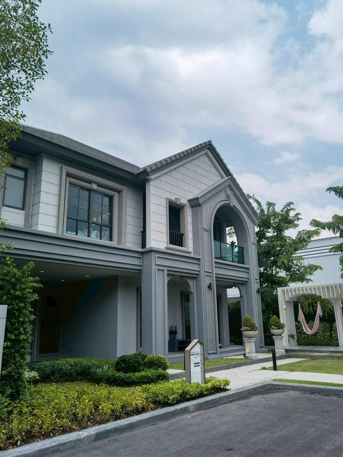 【中国业主】暖武里府 | Bangkok Boulevard Signature Prachachuen 豪华别墅出租（样板房）4卧 293.2平米 160,000泰铢/月