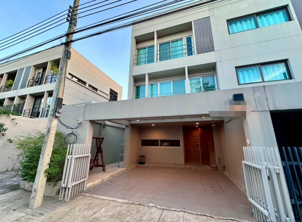 萱銮区 | Noble Cube Pattanakarn 联排别墅出租 3卧 235平米 57,000泰铢/月