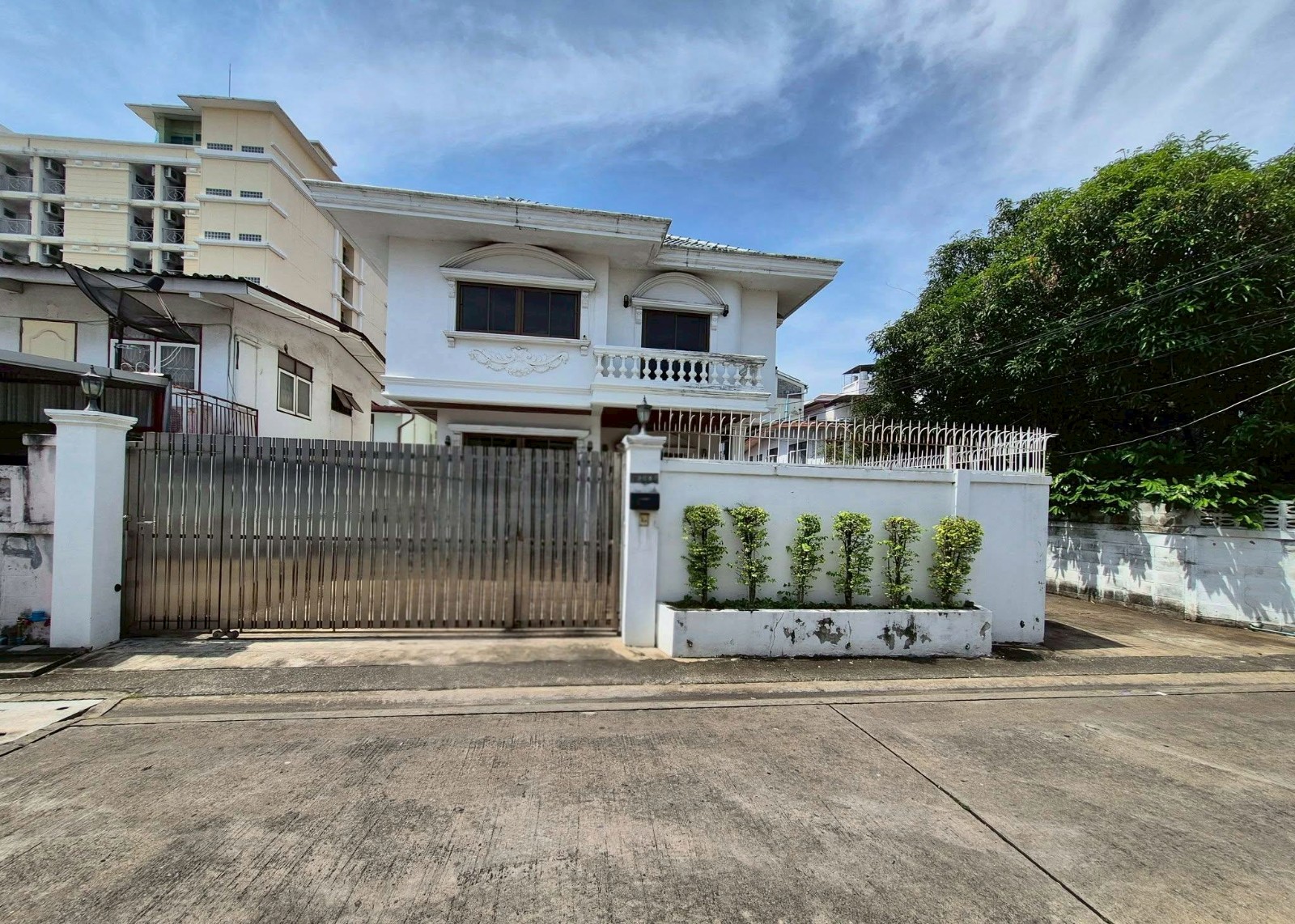 辉煌区 | Ratchada — Rama 9 独栋别墅出租/售 4卧 296平米 出租80,000泰铢/月，出售2590万泰铢