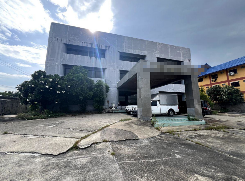 北榄府 |【紫色区】Bang Phli，工业园区里私人工厂出租/售 4,000平米 出租550,000泰铢/月，出售6200万泰铢