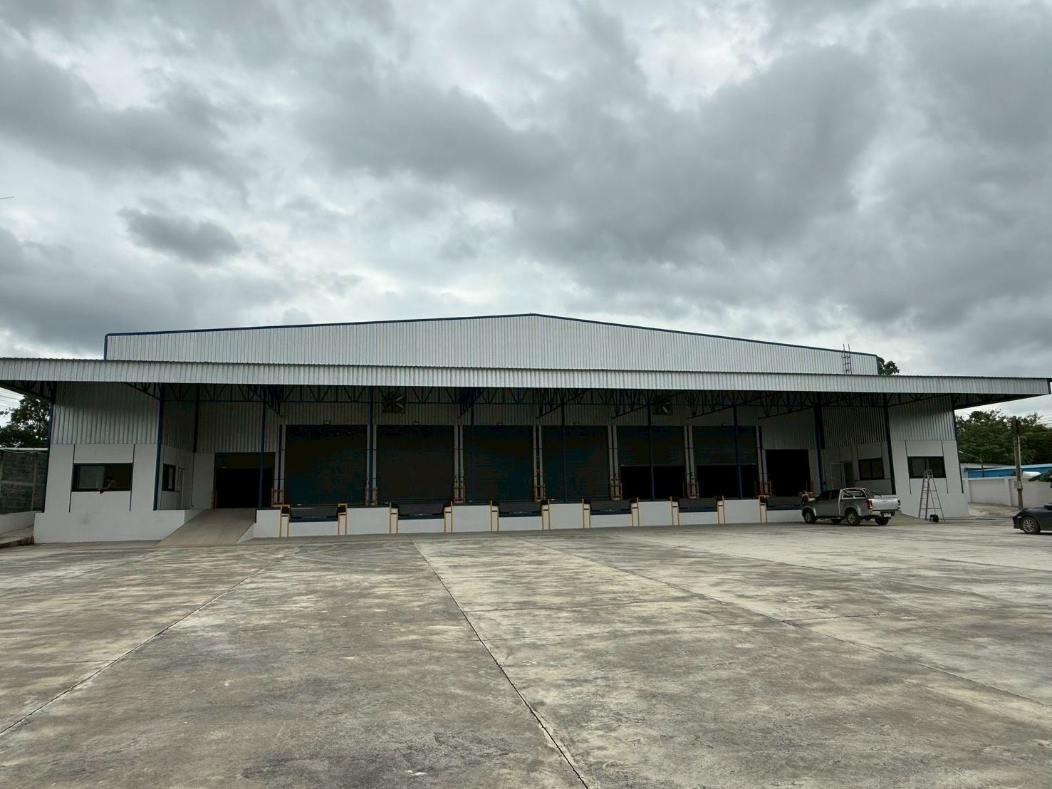 春武里府 | Bang Lamung — Laem Chabang 仓库出租 4,000平米 每平米140泰铢/月