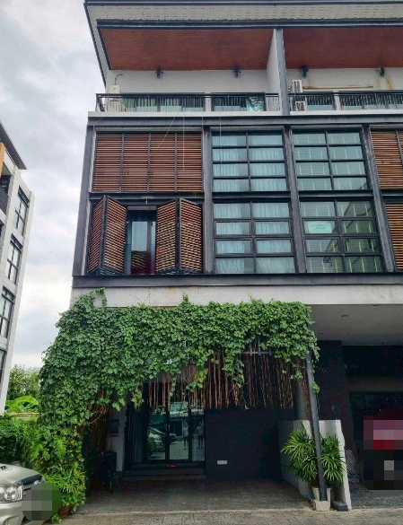 翁通郎区 | Lat Phrao — 靠近黄色线轻轨站 联排别墅出租 3卧 300平米 60,000泰铢/月（可注册公司）