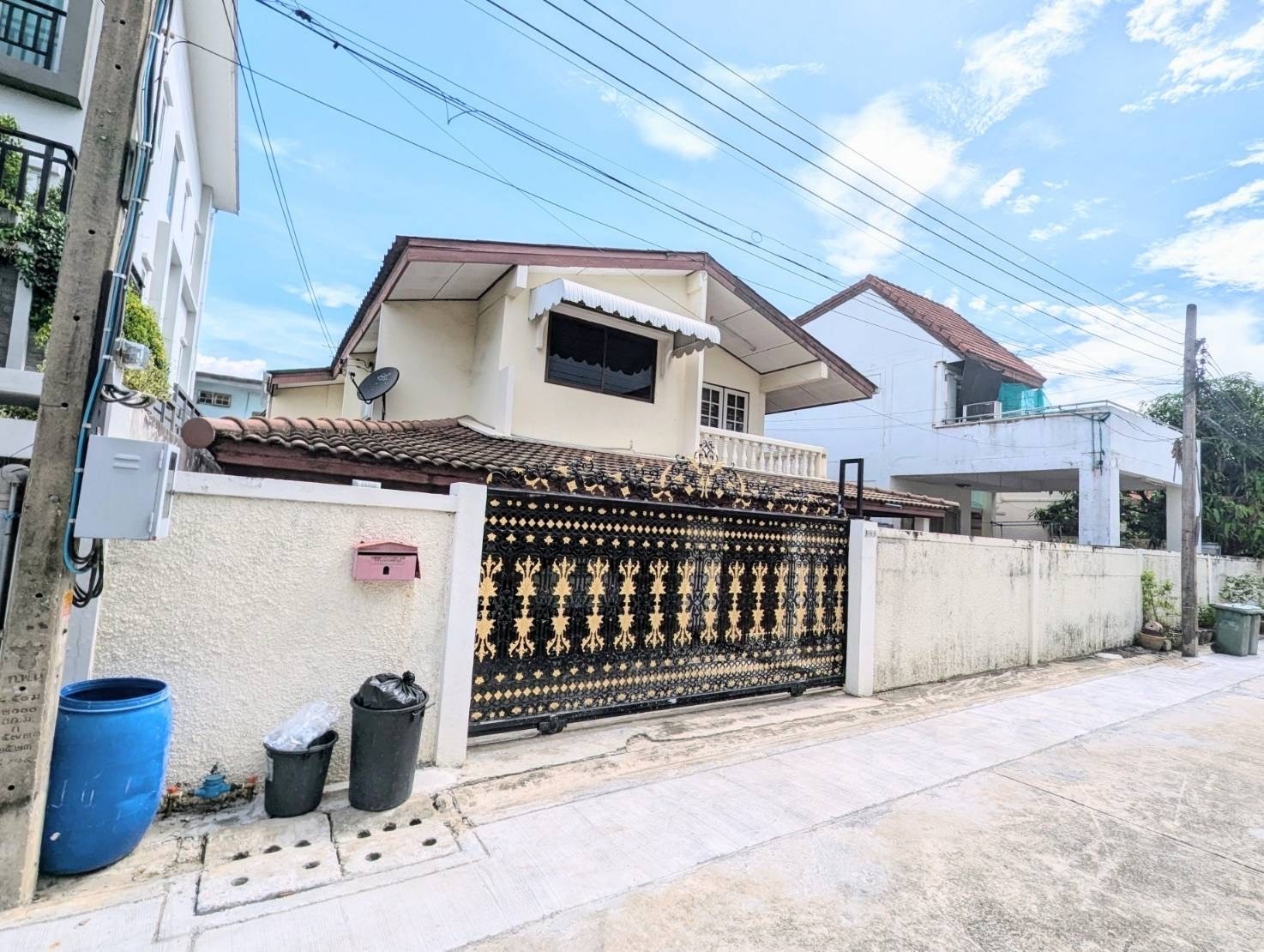 辉煌区 | Ratchadaniwet巷 独栋别墅出租 4卧 304平米 52,000泰铢/月