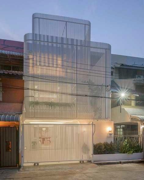 瓦他那区 | Pridi-Ekamai 联排别墅出售 4卧 250平米 1590万泰铢