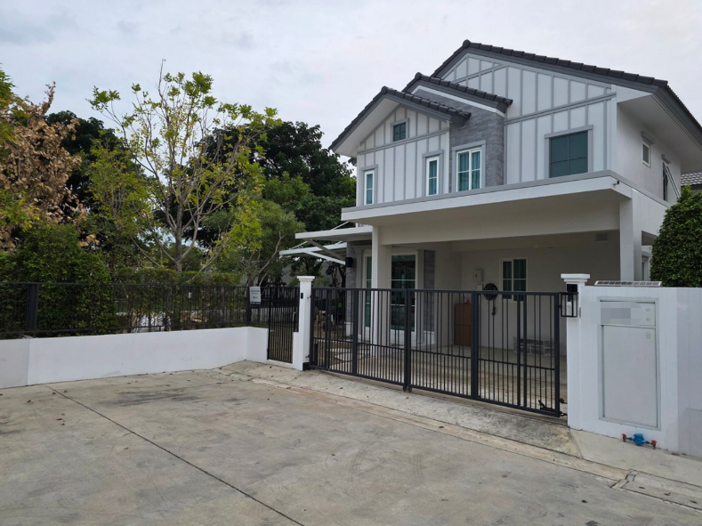 北榄府 | Villaggio 3 Srinakarin-Bangna 独栋别墅出租 5卧 180平米 95,000泰铢/月