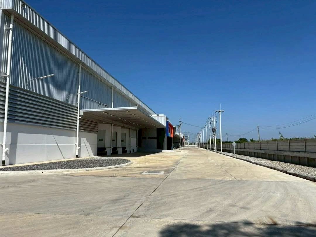 春武里府 |【紫色区】Phan Thong, Amata工业园区附近 工厂仓库出租 2,883平米 每平米150泰铢/月