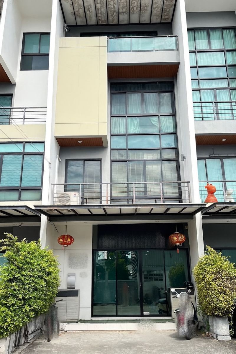 汶昆区 | Home Office Nawamin区域 家庭办公室出租 4层楼 300平米 45,000泰铢/月（可注册公司）