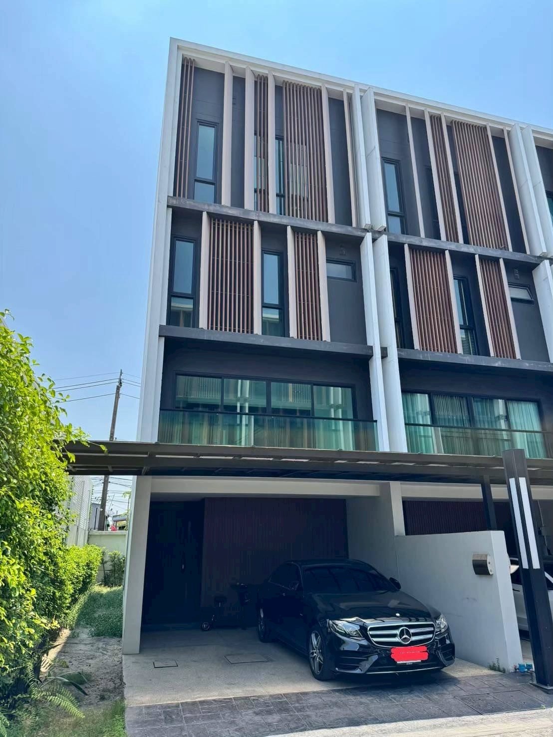 拉抛区 | Ladprao-Nakniwat 联排别墅出租 3卧 275平米 48,000泰铢/月（可注册公司）