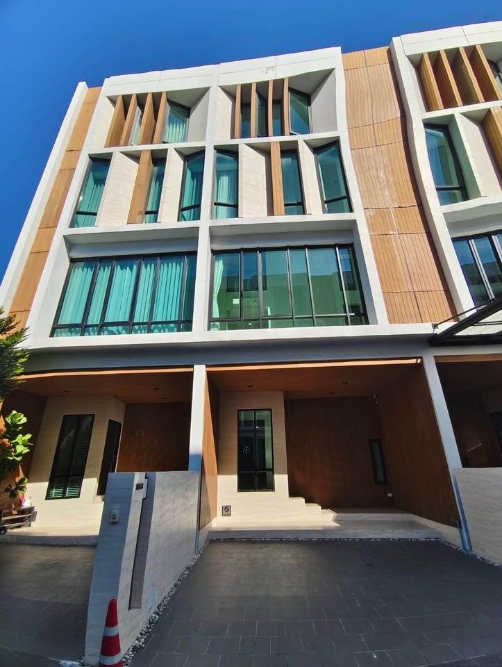 乍都节区 | The Author - Ratchada 32 联排别墅出租/售 3卧 227平米 60,000泰铢/月