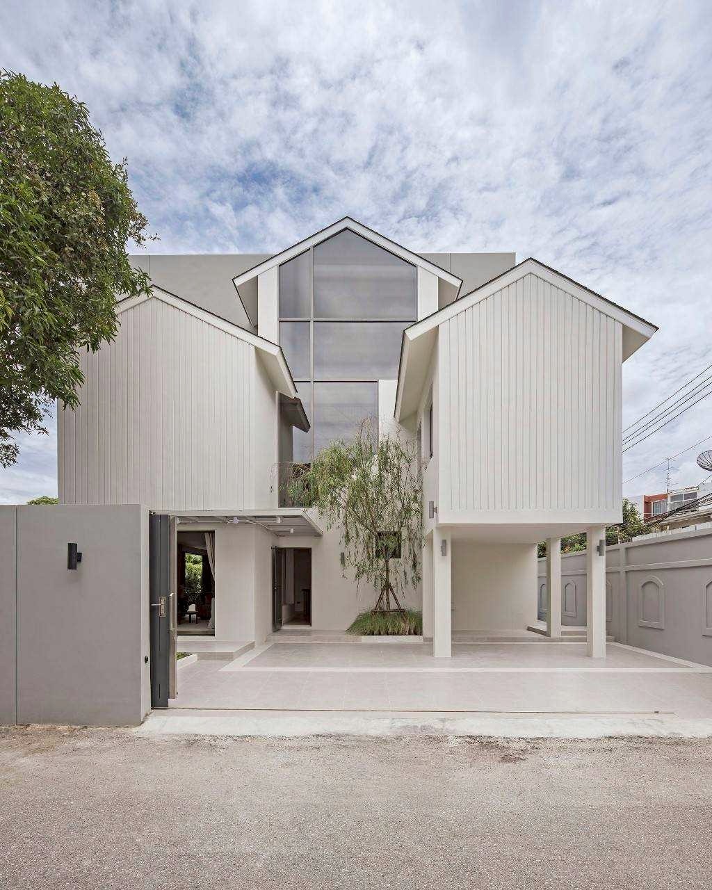 瓦他那区 | Single House Ekkamai 独栋别墅出租/售 3卧 350平米 出租250,000泰铢/月，出售3500万泰铢