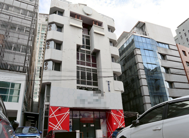 辉煌区 | Ratchda — Sutthisan 商铺出租/售 7层楼 1,150平米 起价350~400泰铢/平米/月（可注册公司）出售6500万泰铢