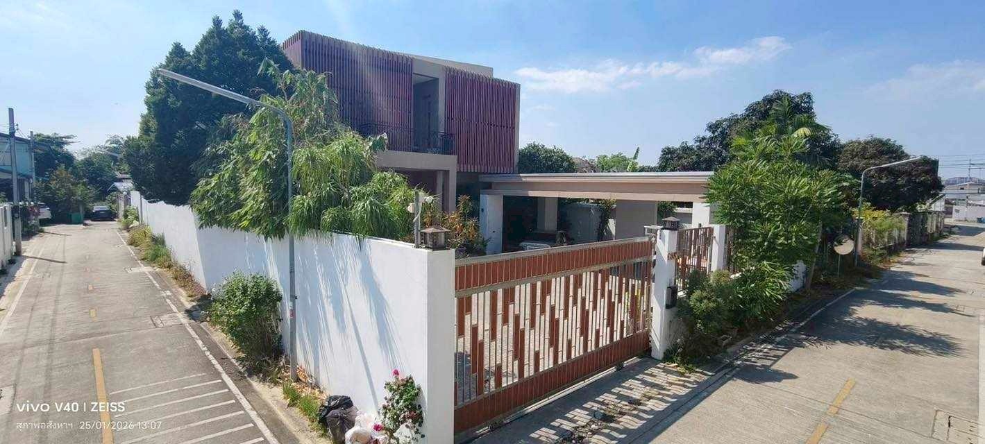 暖武里府 | Ratchaphruek区域 — 泳池独栋别墅出租出租/售 3卧 400平米 出租200,000泰铢/月，出售2900万泰铢