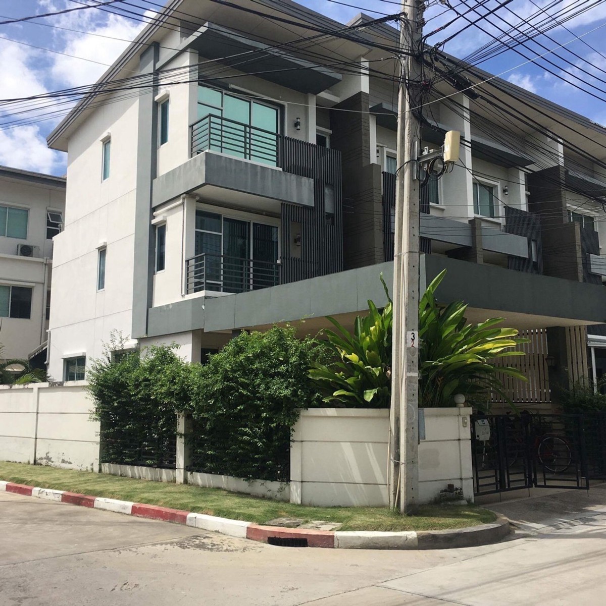 萱銮区 | Town Avenue Rama 9 联排别墅出租 3卧168平米 租金37,000泰铢/月