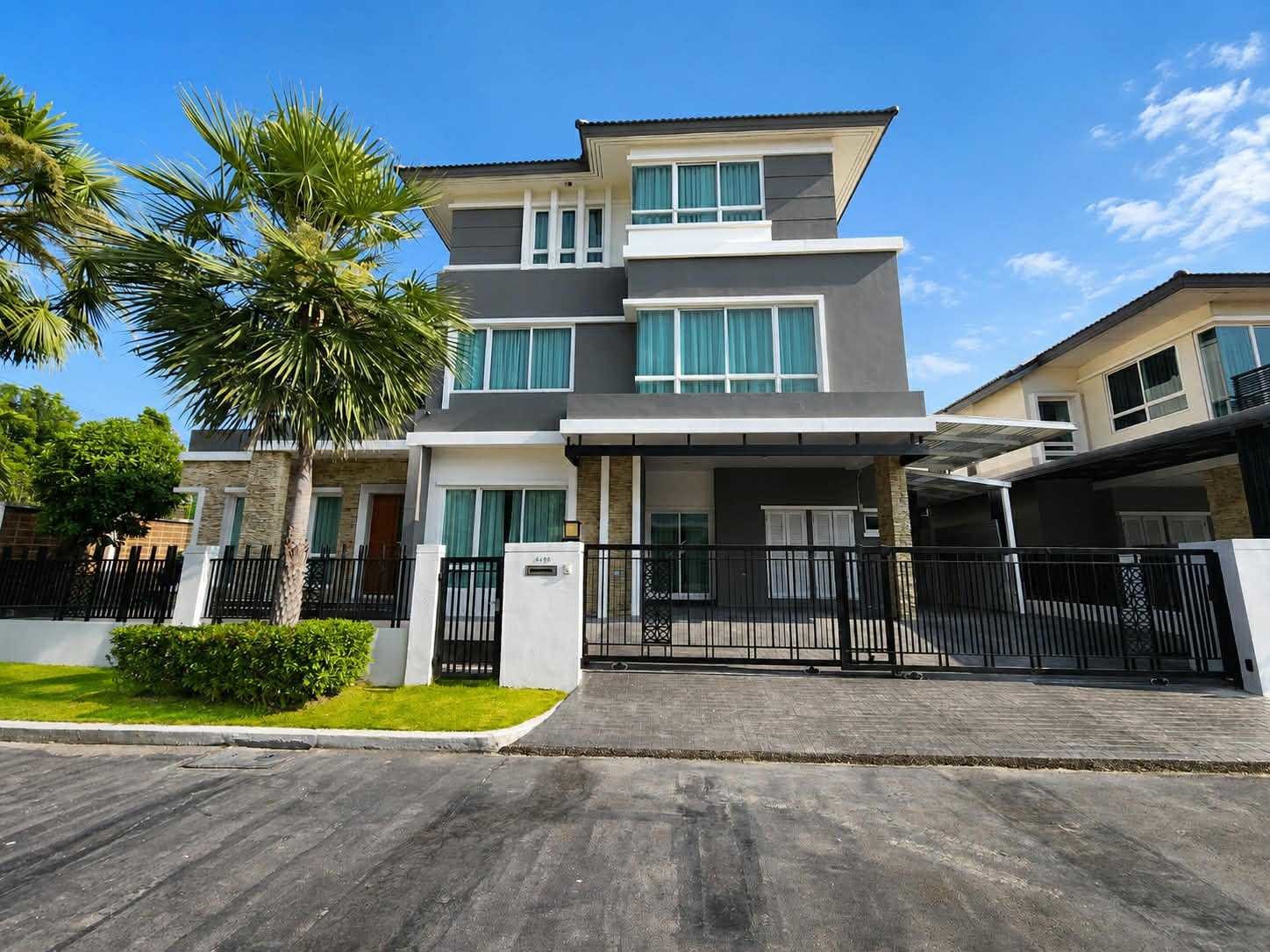 沙攀松区 | Grand Bangkok Boulevard Rama 9–Srinakarin豪华别墅出售/出租 5卧6卫500平方米 租金250,000泰铢/月 售价26,500,000泰铢