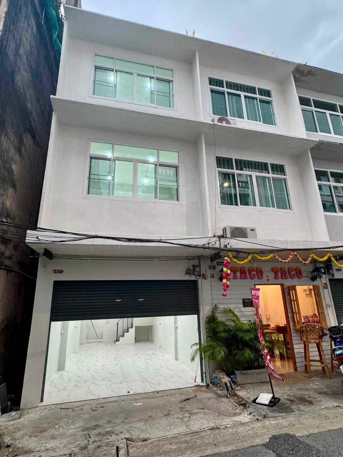 曼谷 沙吞区 | Sathorn Soi 11联排别墅出租 180平方米 租金50,000泰铢/月 可注册公司 可饲养宠物