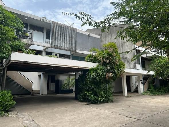 曼谷 披耶泰区 | Tropicana Court Ari办公空间出租 150平方米 租金85,000泰铢/月