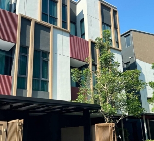 Baan Klang Muang Classe Sukhumvit 77 联排别墅出租 2卧 140平米 110,000泰铢/月