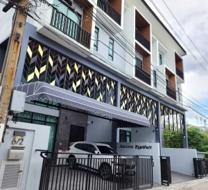 拉抛区 | Luxury Home Office - Diamond Ville Chokchai 4 联排别墅出售 4卧 300平米 1680万泰铢