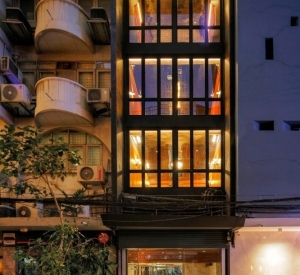 挽叻-是隆区 | SUITES Silom One - 商铺楼装修豪华，英式风格 出租 320平米 350,000泰铢/月