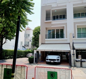曼柯廉区 | Baan Klang Krung Sathon - Charoenrat 联排别墅出租 3卧 280平米 68,000泰铢/月