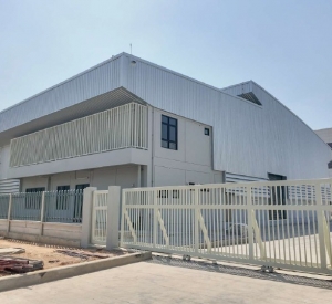 罗勇府 | Nikhom Phatthana县，工业园里私人工厂出租 2,490平米 每平米250泰铢/月