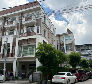 汶昆区 | Premium Place Ekamai-Ramindra 2 联排别墅出租 4卧 280平米 45,000泰铢/月