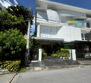 翁通郎区 | Lat Phrao 7x - Pradit Manutham 联排别墅出租 5房 156平米 85,000~100,000泰铢/月（可注册公司）