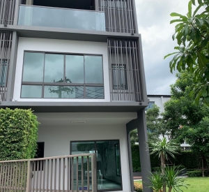 拉抛区 | The Landmark Ekamai-Ramindra 联排别墅出租 4卧 368平米 60,000泰铢/月