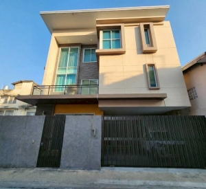 堪那耀区 | Ramintra，Khubon轻轨站附近 独栋别墅出租 4卧 360平米 50,000泰铢/月