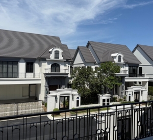 曼卿区 | Narasiri Phahol-Watcharapol 豪华独栋别墅出租 4卧 378平米 180,000泰铢/月